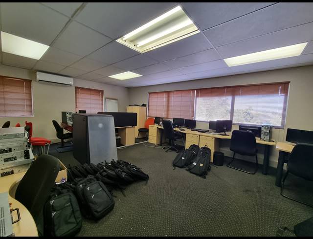 835M² OFFICE FOR SALE IN SUNNINGHILL